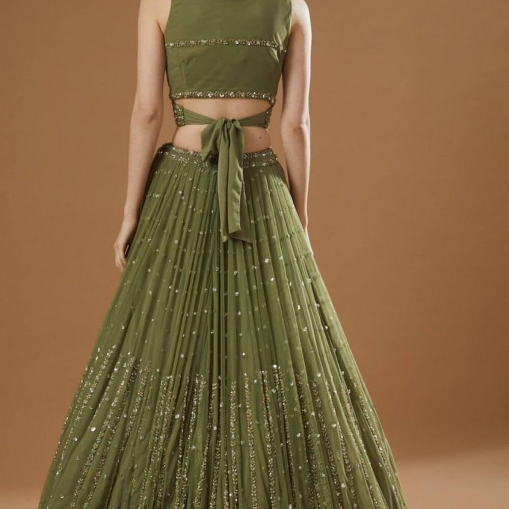 LEHNGA - Picture 2 of 7